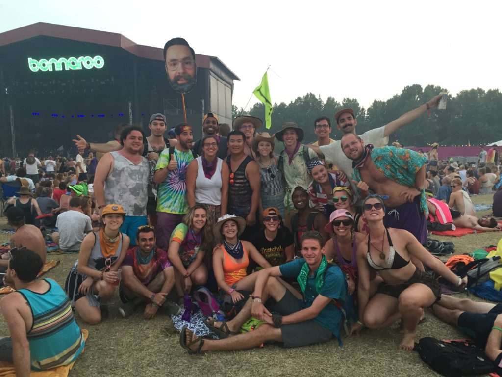 25 people strong at the dead at roo 16